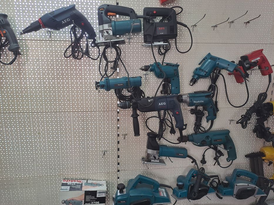 Электрорубанок Макита оригинал