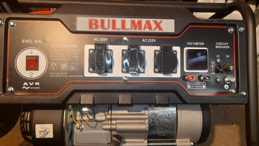 Продавам генератор за ток 3500w BULLMAX