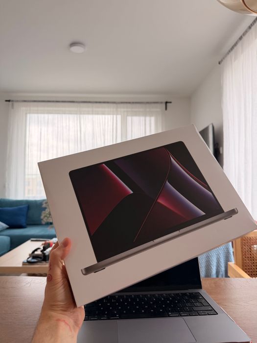 MacBook Pro 14’ M2 Pro 16GB Ram, 512GB