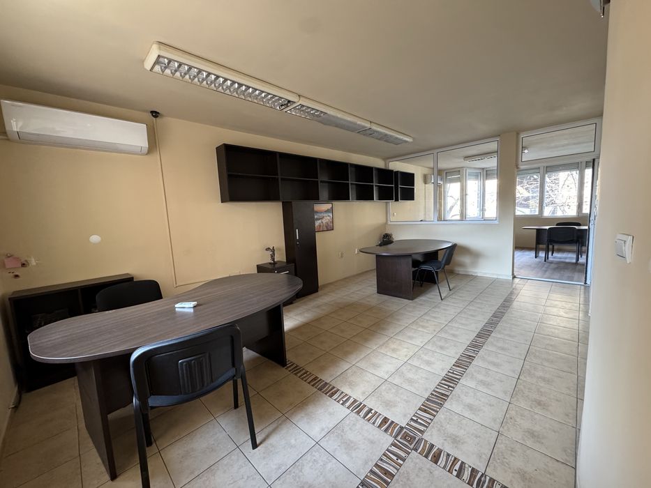 Дава се под наем Офис в Стара Загора, Център - 77 кв.м за 357 € - Снимка #9