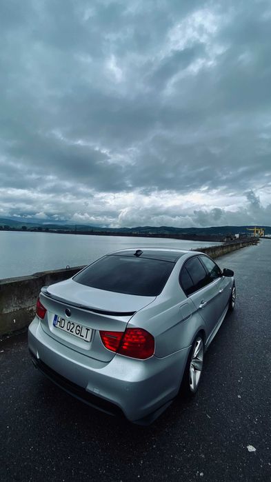 BMW E90 320D 2009 / PACHET M