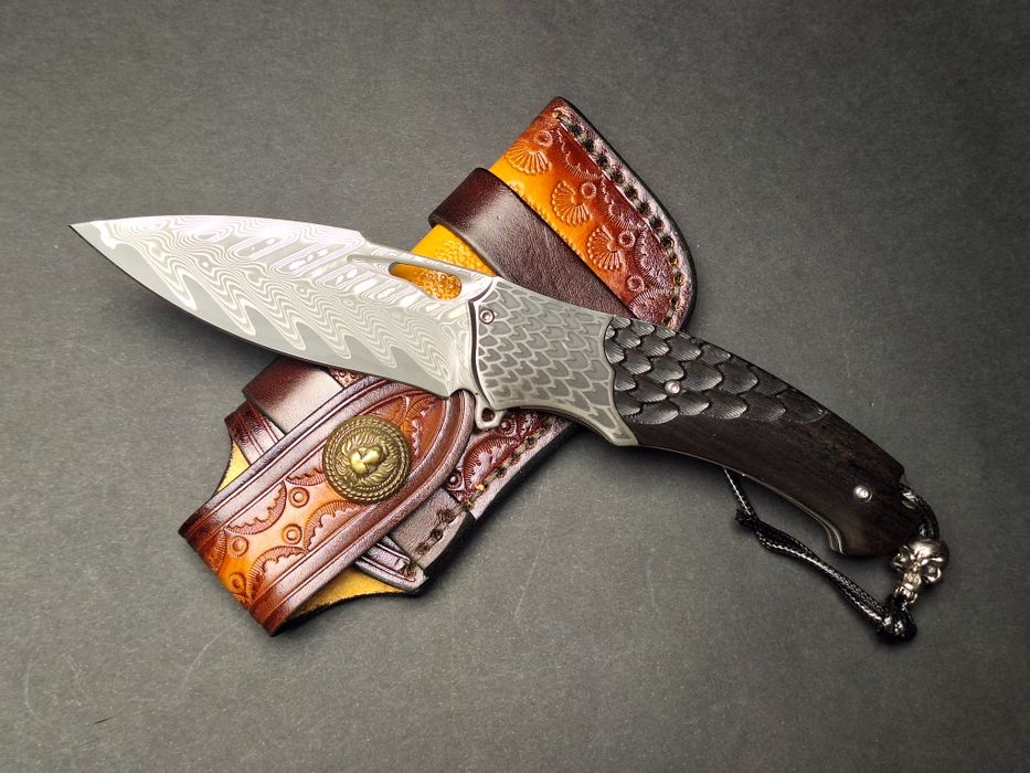 Сгъваем нож от дамаска стомана VG-10 стомана с кожен калъф