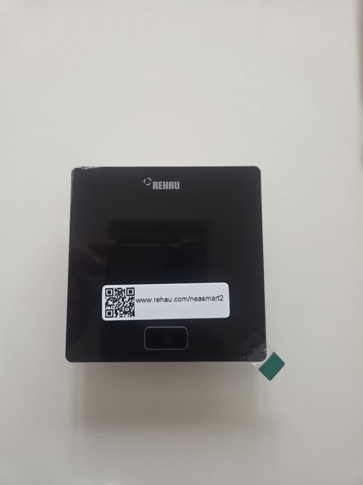 Стаен термостат Rehau NEA SMART 2.0, черен
