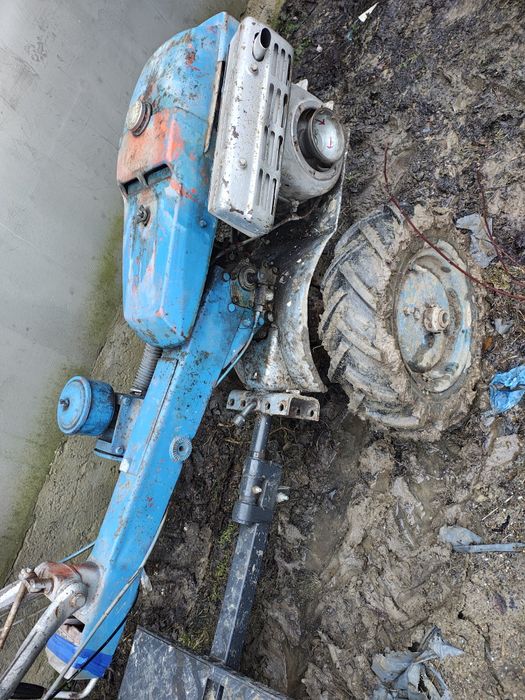 Vand sau schimb Motocultor