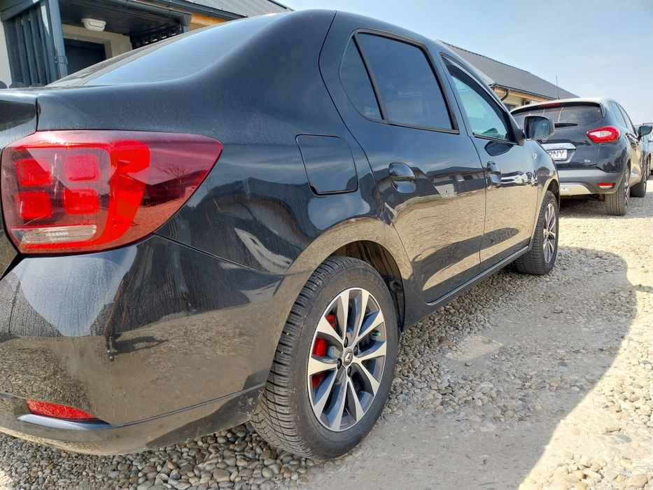 Vând Dacia Logan
