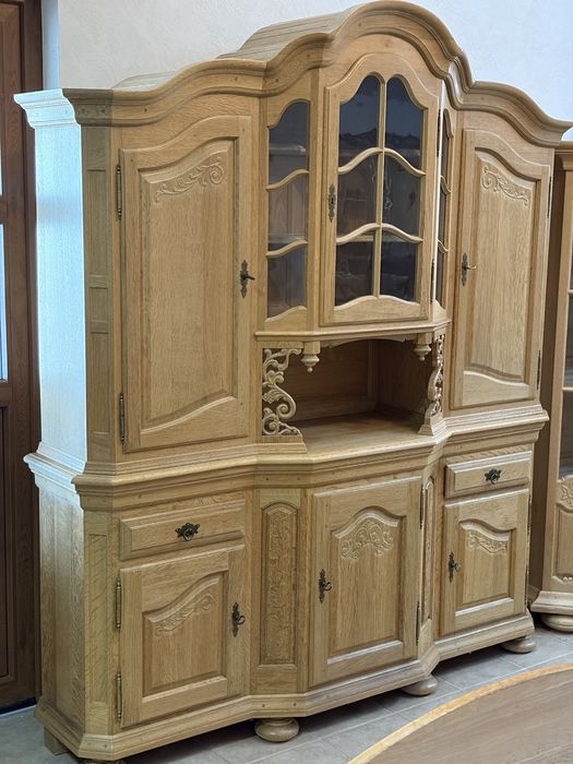 Vitrina din stejar masiv