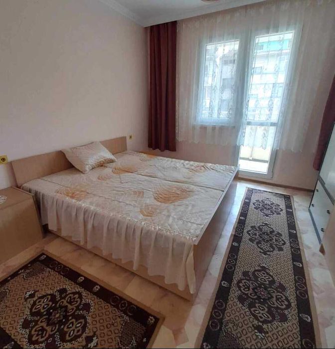 Дава се под наем Тристаен апартамент в Бургас, Възраждане - 67 кв.м за 425 € - Снимка #2