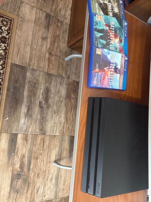PS4 pro 1 TB+ игри за PS4