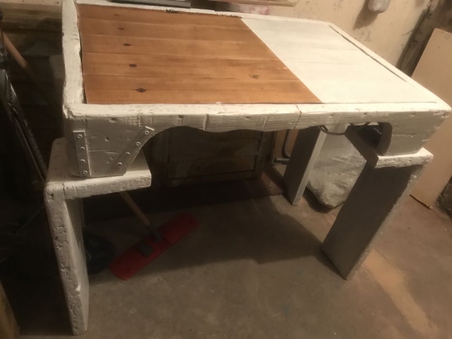 Vand birou unicat handmade facut din lemn reciclat!