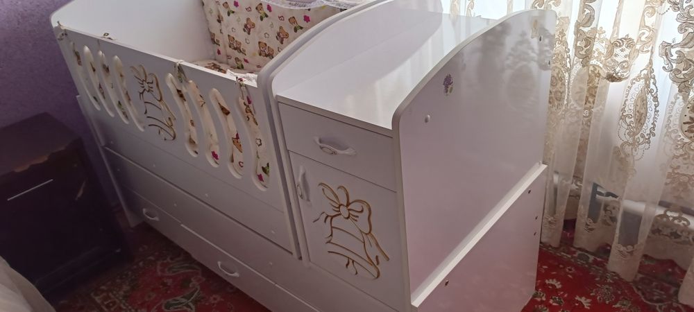 Detiskiy kravat va Shkafi yangi