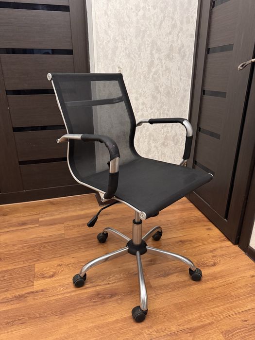 Офисные кресла кожаные