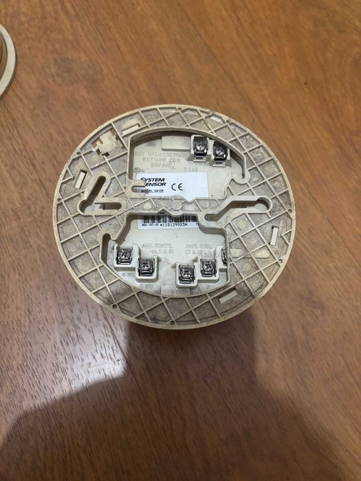 Detector de fum System Sensor Model 2412E, stare foarte buna