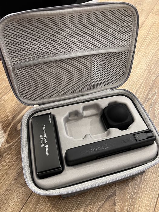 Камера Insta 360 x5 Essentials Bundle