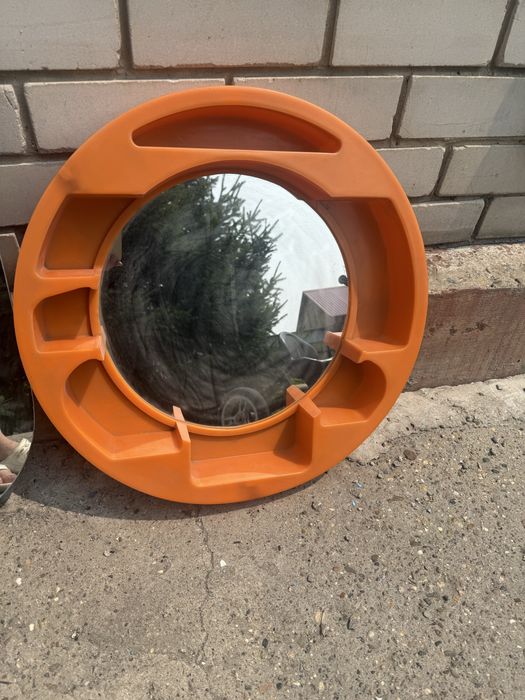 Продам зеркала. Звонить на сотовый телефон.