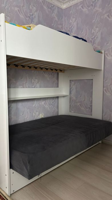 Продам двухярусный детский кровать
