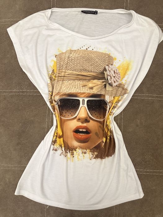 Tricou cu strasuri S/M