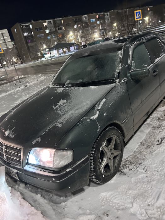Продам маишну мерседес w202 c 180
