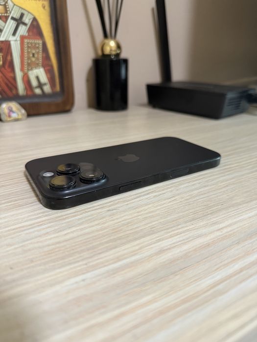 Iphone 16 Pro 256GB - Black Titanium с гаранция