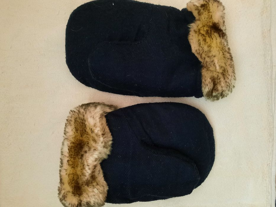 Продам меховые варежки