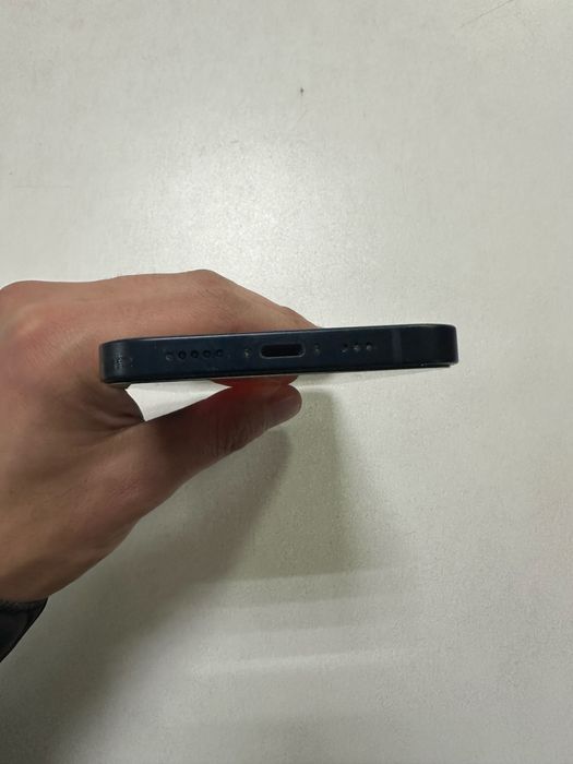 Продам айфон 13