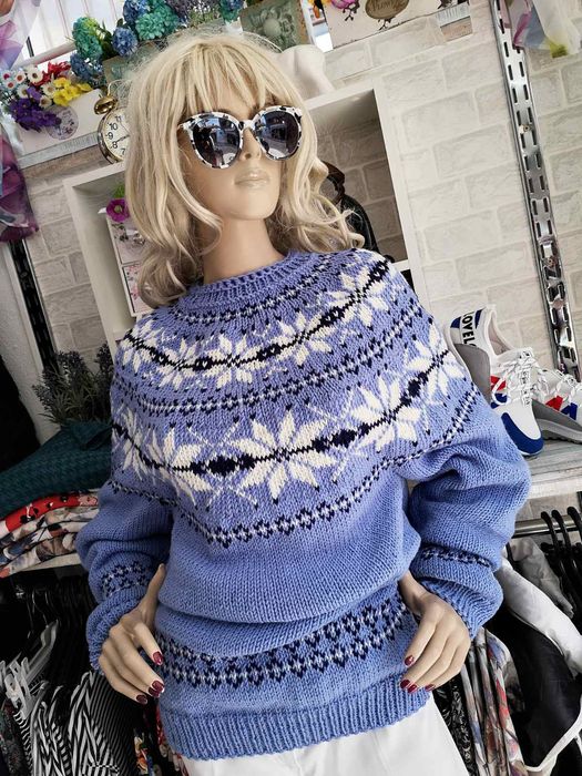 Ръчно изплетени пуловери