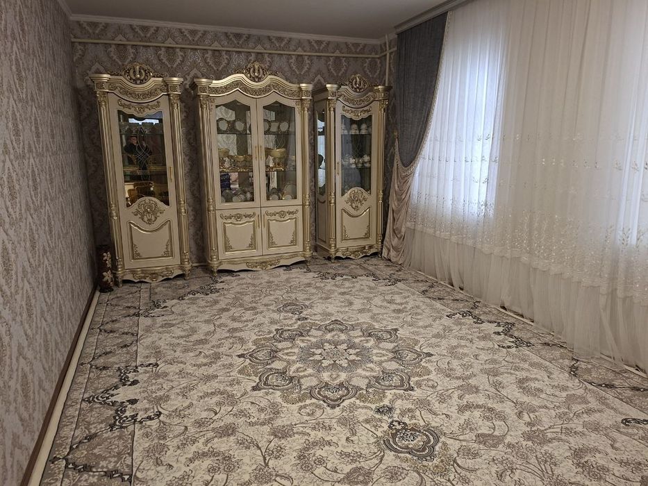 Фаргона шахар  гос снабда икки каватли ховли