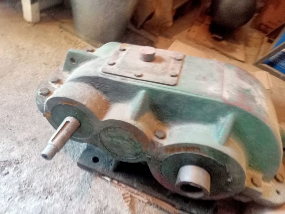 Цилиндрический редуктор. Зеркало боковое б/у., для грузовой машины цен