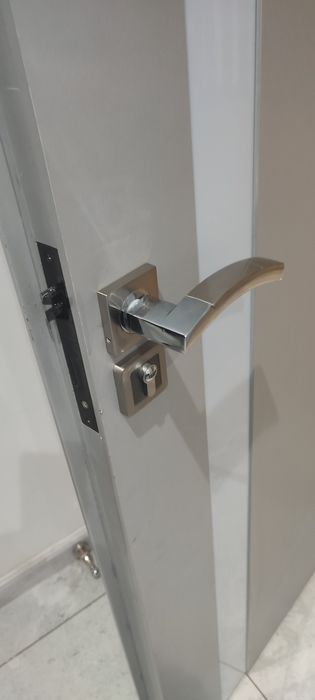 Установка замков в металлические двери