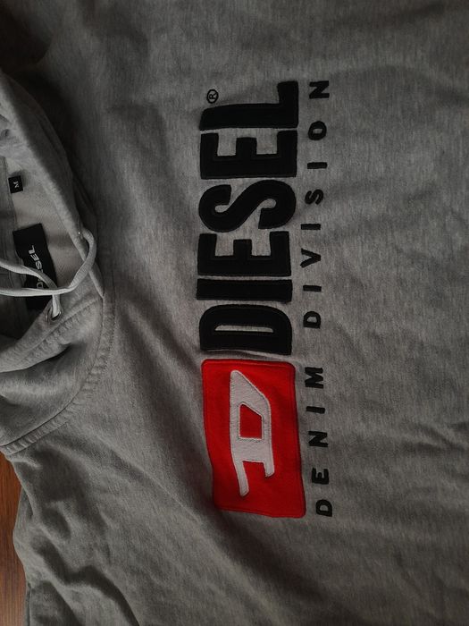 DIESEL мъжки Суитчър M- L размер.