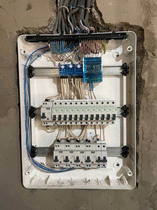 Делаем электромонтаж и подключение камер