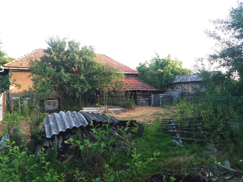 Casă Cermei central Front stradal 50 m, teren 2880 mp, dependințe