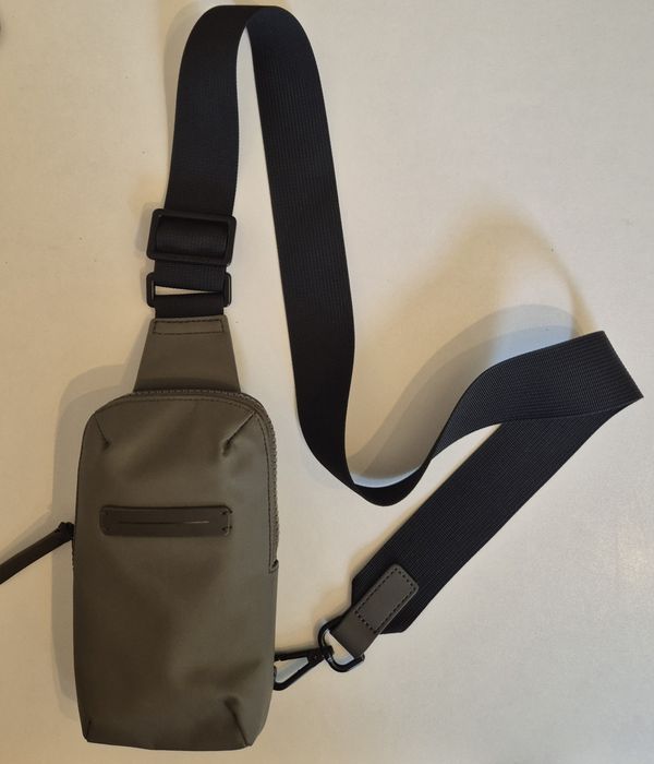 Geanta crossbody Gion Cross-Body Bag S