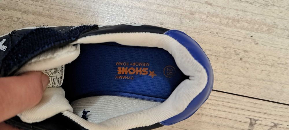 Детски пантофи и обувки