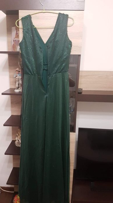 Vand rochie de ocazie marimea 40 cu eticheta