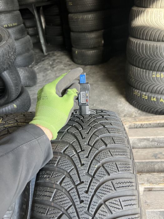 2 anvelope de iarna 205/55/16 Goodyear!