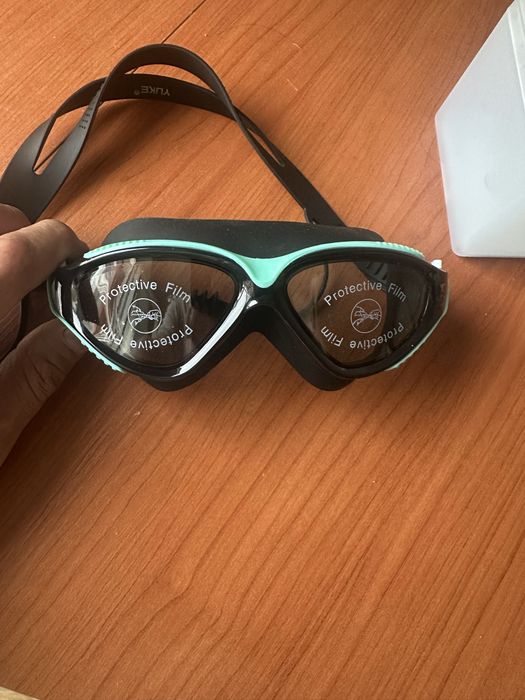 Очки для плавания