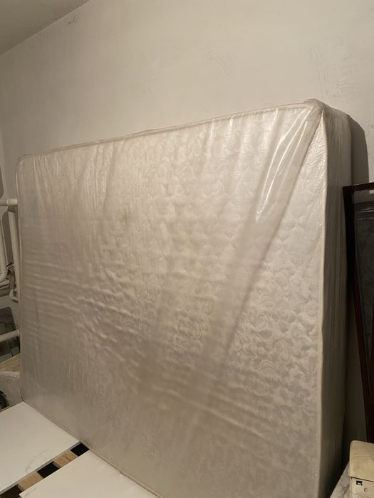 Продам  б/у матрас 160/200