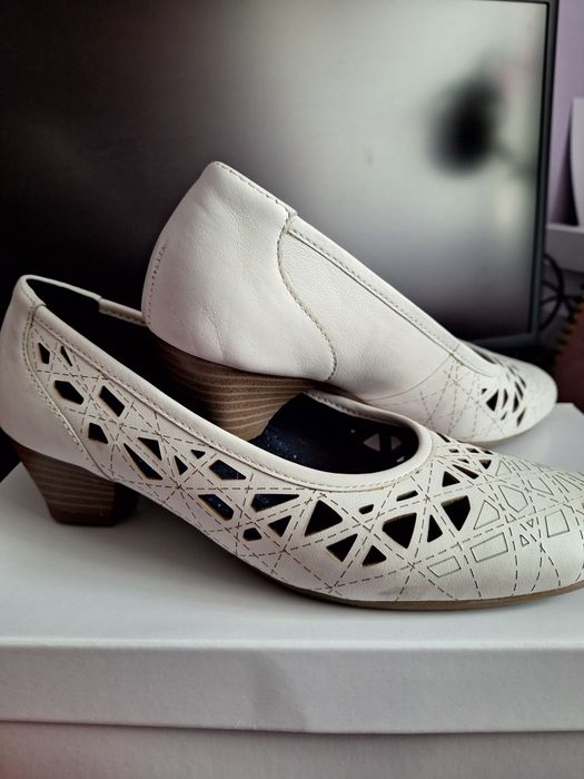 Pantofii din piele