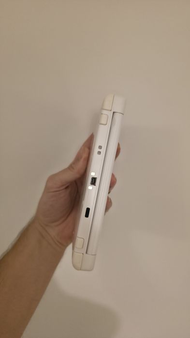 New Nintendo 3DS XL, Modat,2000 jocuri, 21-în-1, gata de jo