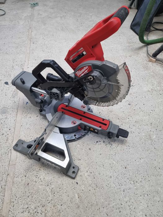 Fierastrau Circular Stationar Milwaukee M18 FMS 190 Acumulator 18V