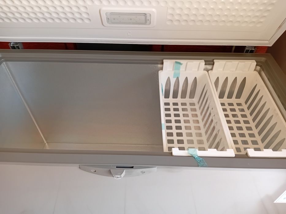 Продаю морозильник новый