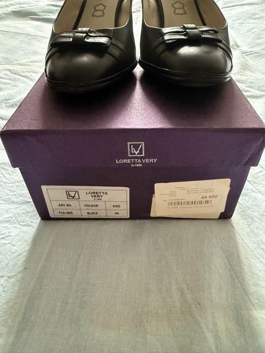 Продам кожанные босоножки