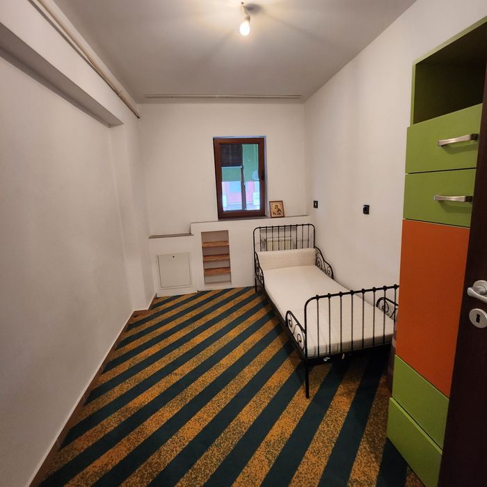 apartament de inchiriat