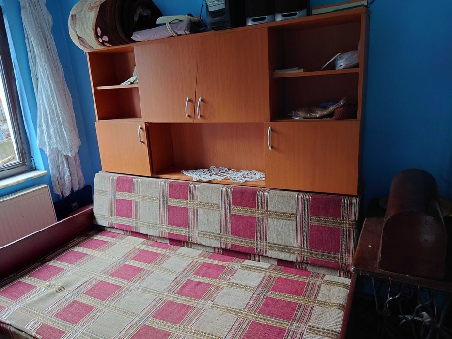 Vand 2 paturi cu spatiu de depozitare