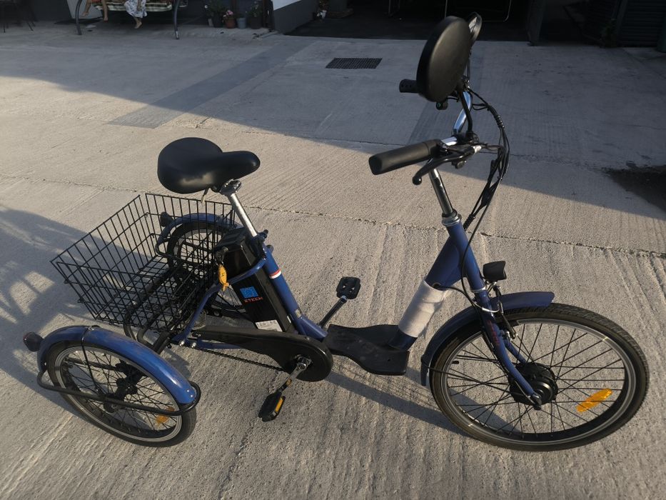 Tricicleta electrica noua .