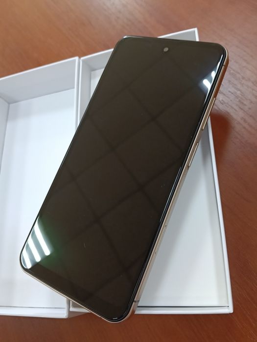Смартфон 6.9" 256GB Desert Titanium, новый