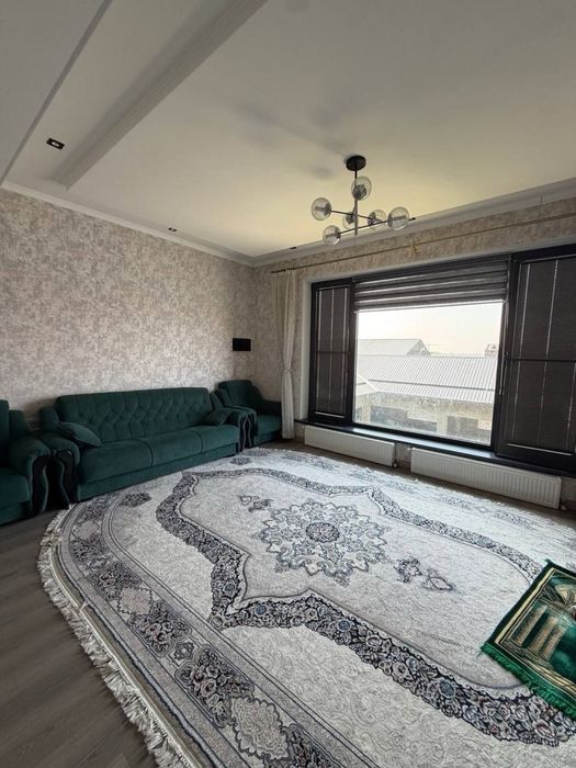 Продаётся 8 комнатный дом 6 сотков. Яшнабдский район, ул. Чулпан.