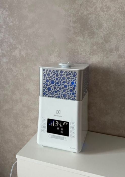 Увлажнитель воздуха Electrolux EHU-3715D