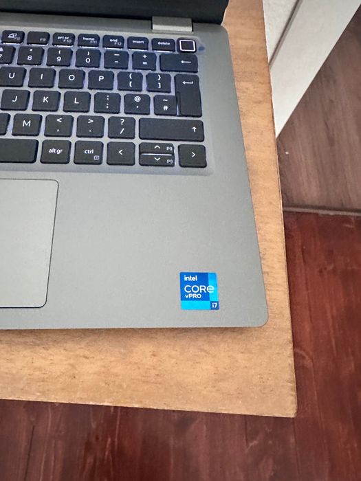Dell Latitude 5320 - full touch screen, 32GB RAM, i7 pro