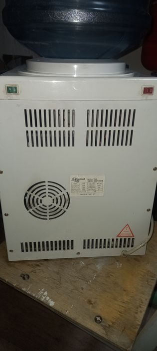 Диспенсер для воды кулер